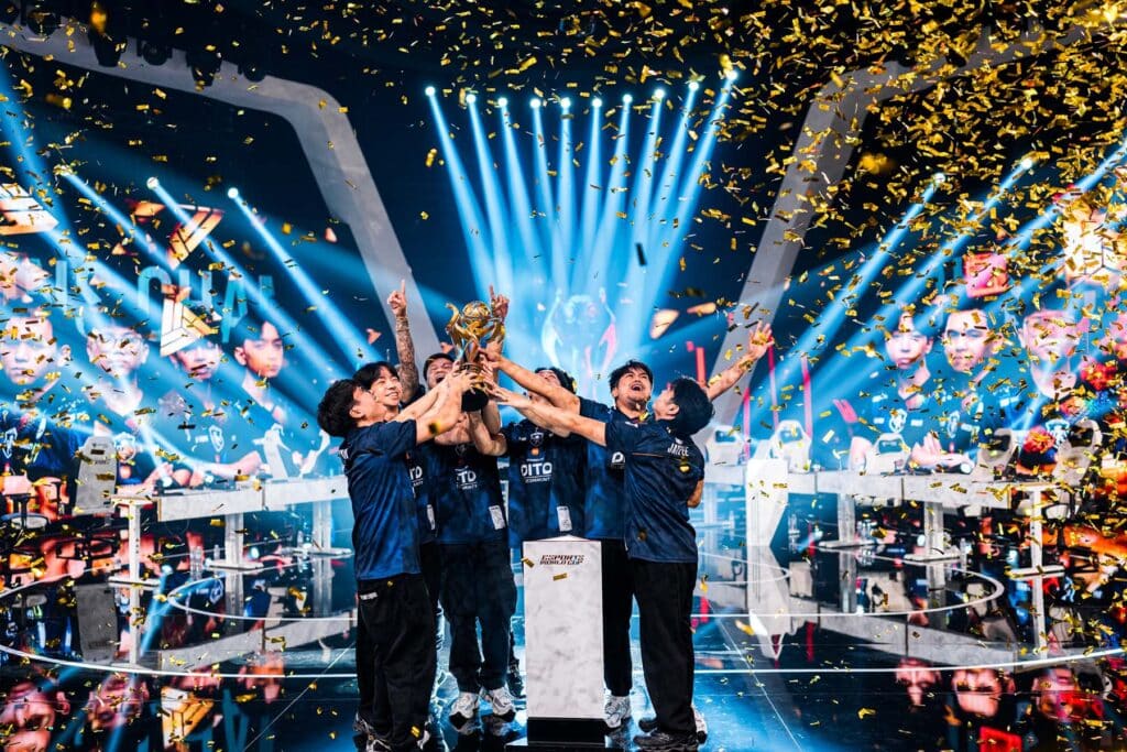 Image of Team Liquid Mobile Legends Bang Bang roster celebrating win at Esports World Cup